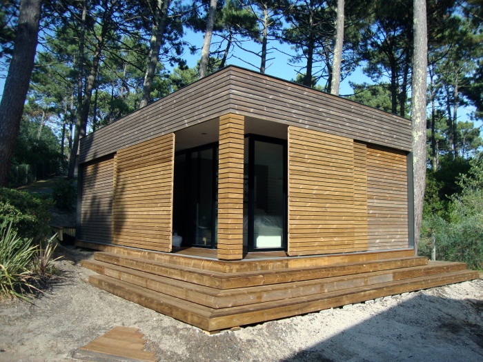 Cabane au fond du jardin : vue semi ferme